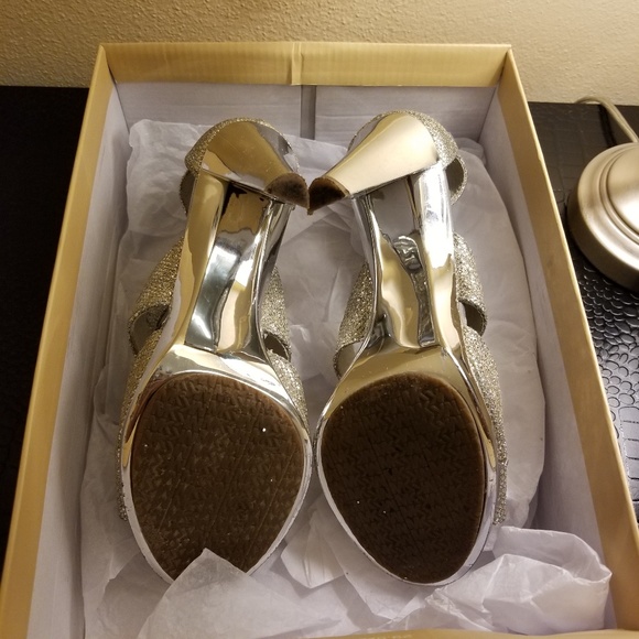 Michael Kors Shoes - Picture 6 of 6